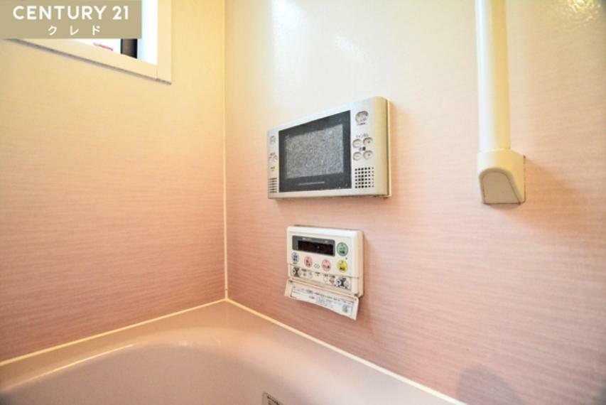追焚やたし湯機能などいつでも温かいお風呂に入れる便利な機能付！<BR/>FMラジオ付テレビ有！のんびりテレビを見ながらゆっくりお風呂に入れます！
