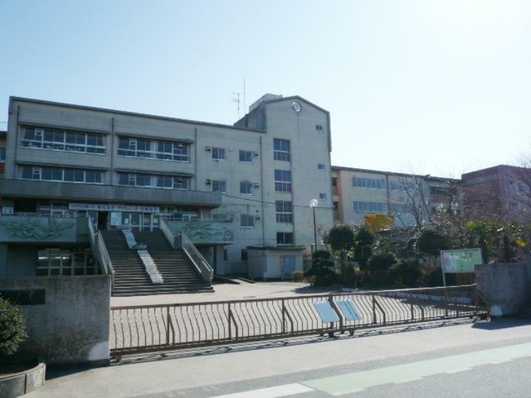 【小学校】越谷市立桜井南小学校まで400m
