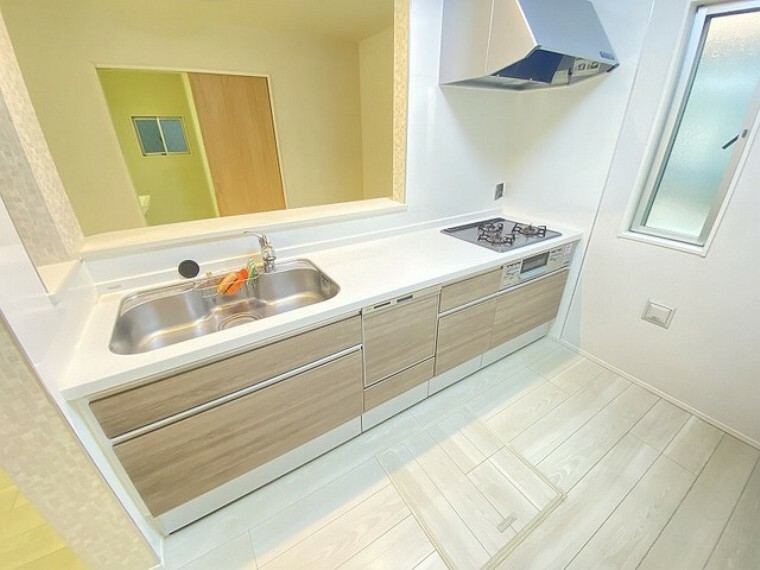 毎日の家事をサポートしてくれる食洗器も標準に装備。ちょっと嬉しい設備です