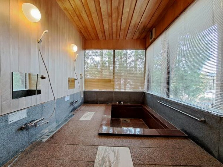 四季を感じられる浴室！非日常空間！