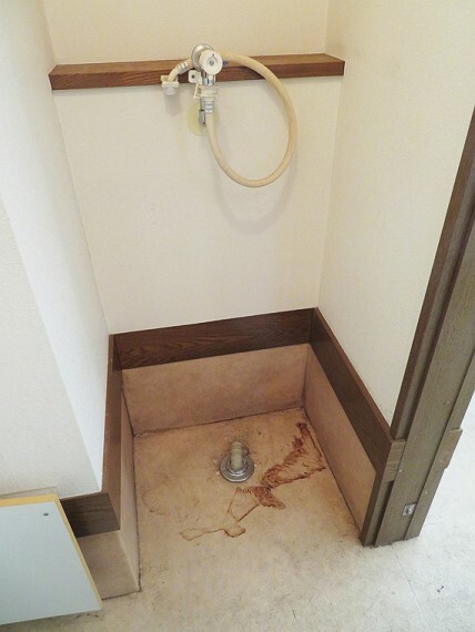 1階洗面所洗濯機置場（2024年2月）撮影