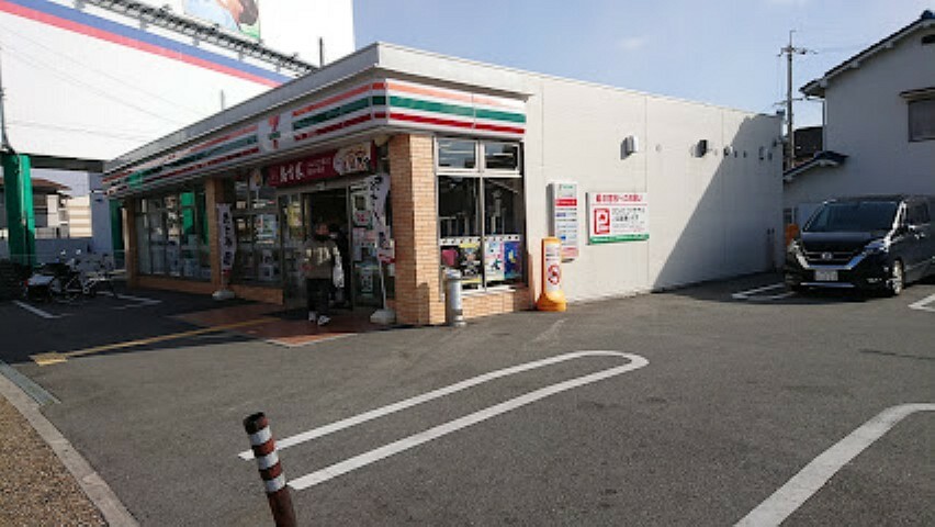 セブンイレブン　宝塚小林3丁目店　約550m　徒歩7分