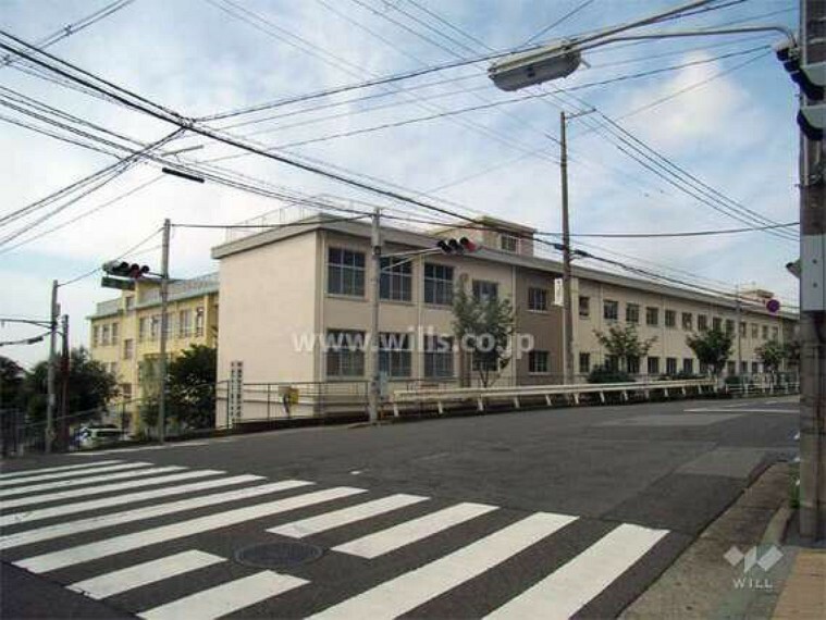 上野中学校［公立］の外観