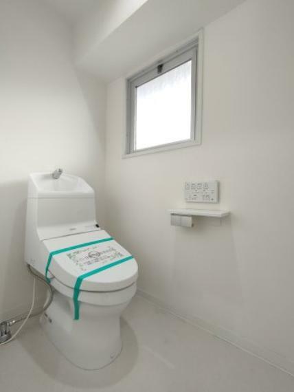 ・トイレ トイレは温水洗浄便座付です。