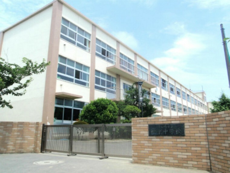 松浪中学校