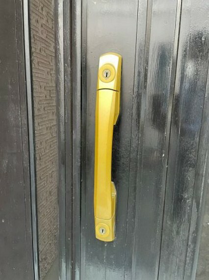 玄関ドア施錠設備