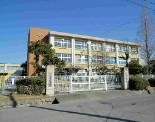 【小学校】日野町立必佐小学校まで975m
