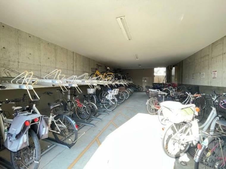 敷地内駐輪場です！屋根も付いており、自転車の管理も安心です！