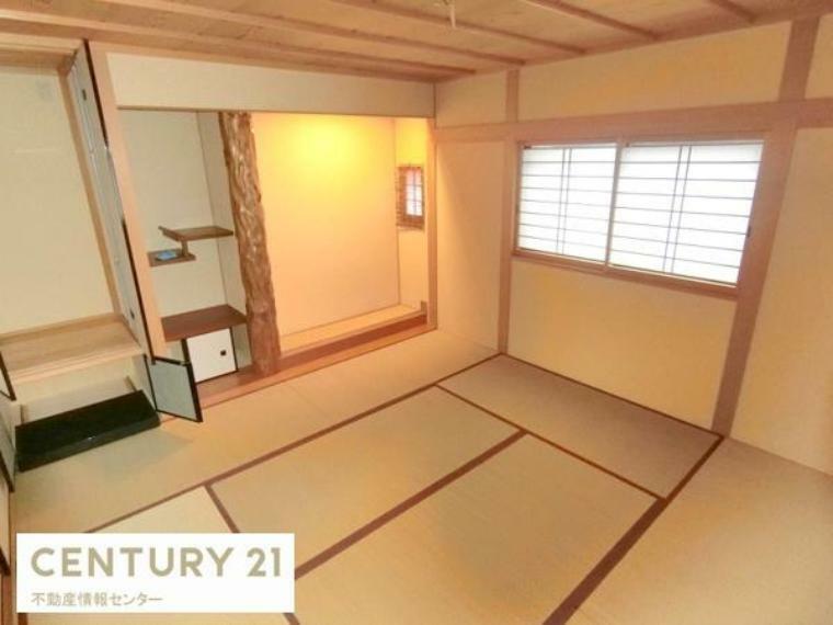 1F:和室<BR/>屋久杉の床柱や無垢材の天井板などこだわりの和室です！