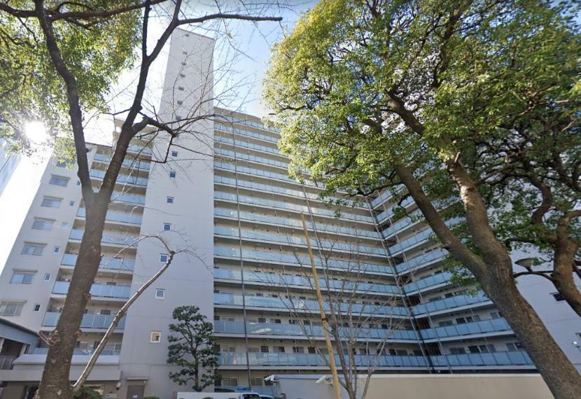東京の中心部を生活拠点にするターミナルシティ飯田橋のマンションです。