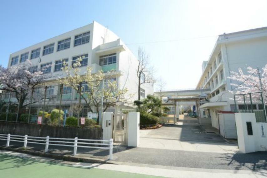 【小学校】神戸市立渦が森小学校まで1587m