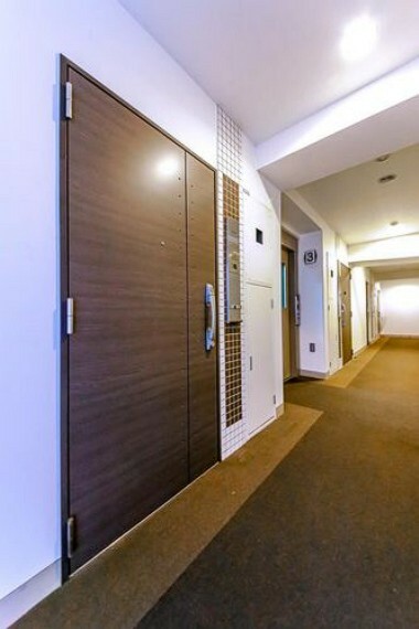 【廊下】ホテルライクの内廊下設計