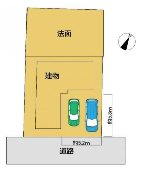 駐車場は普通車2台分のスペースがあります。前面道路の幅員は6mあるので、駐車が苦手な方でも安心ですね。