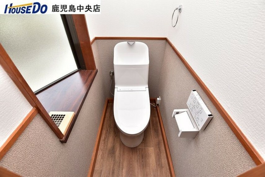 【1階トイレ】温水洗浄便座機能付き！