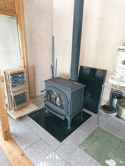 暖炉スペースです冬はこちらの暖炉1台で部屋中が最適な温度で温まるそうです（^^