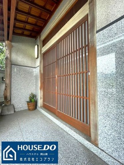 日本の風情漂う玄関は、訪れた方を爽やかにお迎えします