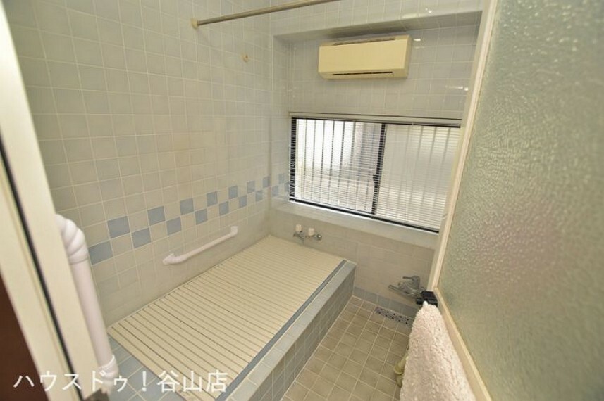 ”JR慈眼寺駅近くの角地の5LDKの売家”の浴室