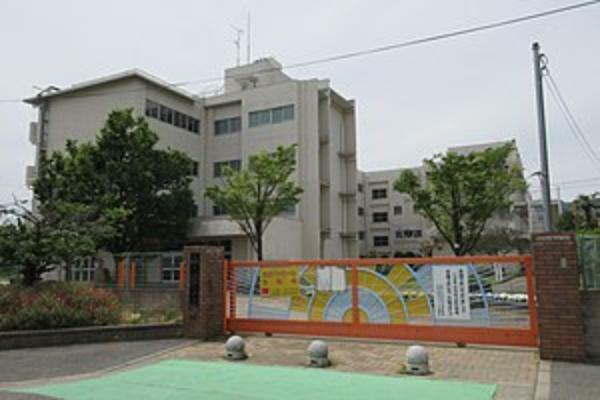 【小学校】宝塚市立光明小学校まで417m