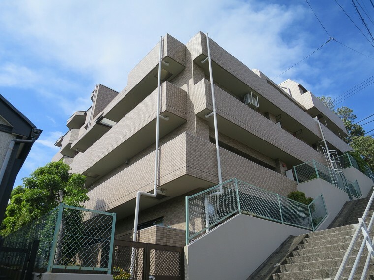 建物外観　1994年5月完成　宮崎台駅徒歩10分