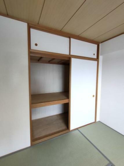 【収納】 和室は布団もらくらく収納できる押入付きです。