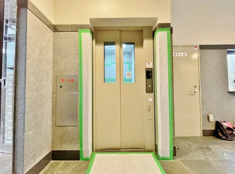 大型のエレベーターなので、人の出入りが多い朝もあまり混雑はしなくて済みそうです。