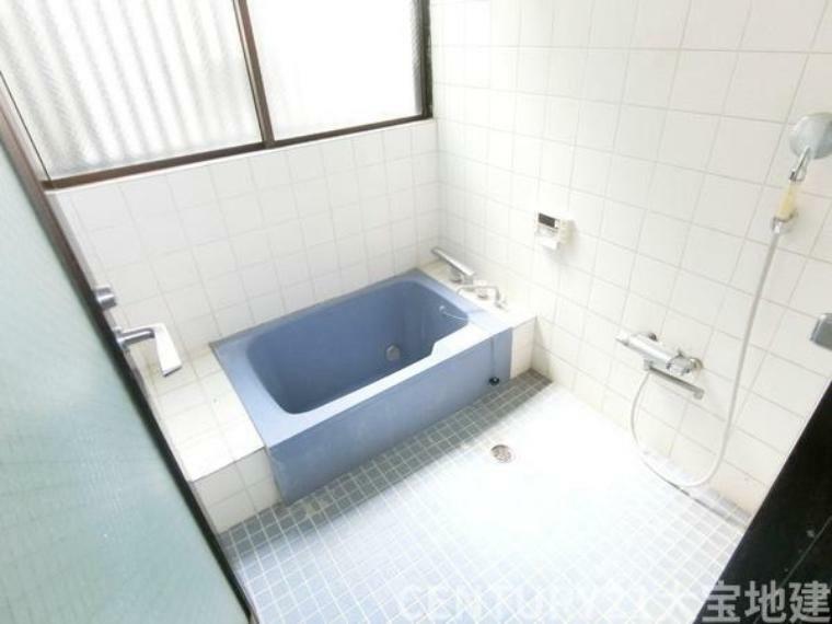 ■大きな窓と広い洗い場がおススメの浴室です