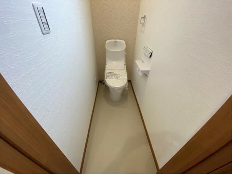 2Fトイレ。2階にもトイレがあると助かりますね