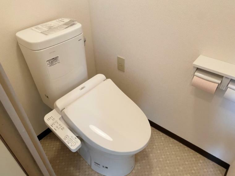 温水洗浄・暖房便座付のトイレ