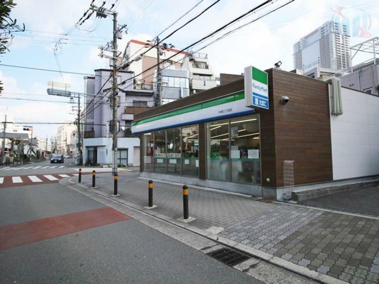 【コンビニエンスストア】ファミリーマート 中津三丁目店まで595m