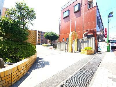 駅までフラットな道のり。住環境の整った二俣川駅エリアです。