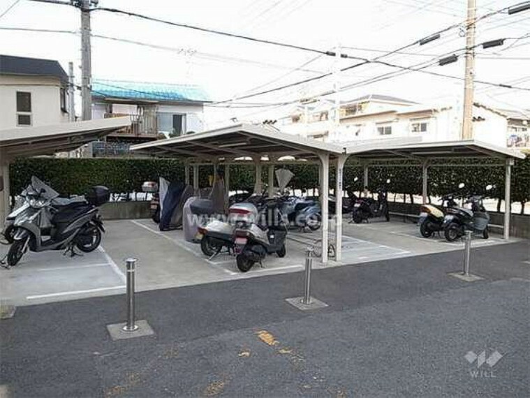 バイク置場。50cc以下のみ駐車可能。月額使用料1000円。
