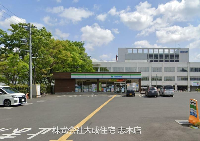 ファミリーマート東洋大朝霞キャンパス前店（徒歩5分。急なお買い物に便利な24時間営業です！）
