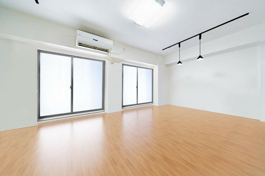【LD】※画像はCGにより家具等の削除、床・壁紙等を加工した空室イメージです。