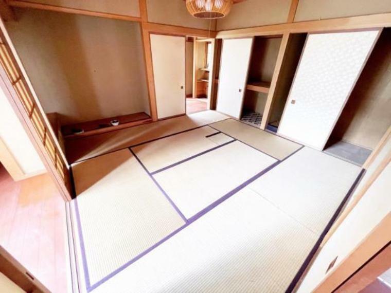 畳の風合いを満喫できる和室です。落ち着ける空間です。