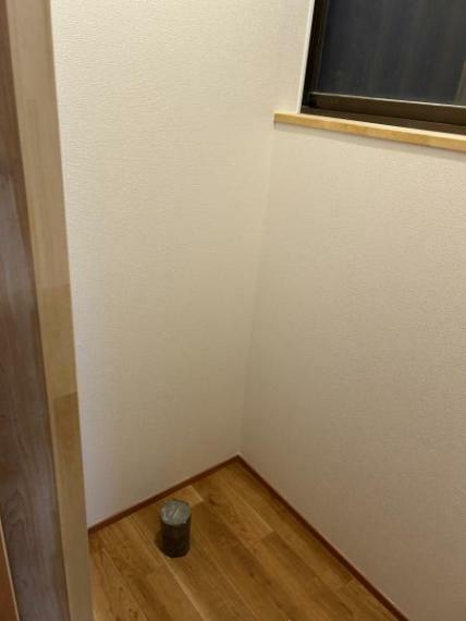 【同仕様写真】1階トイレはLIXIL製の温水洗浄機能付きに新品交換します。