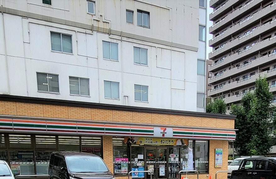 セブンイレブン札幌北2条西13丁目店（徒歩1分　約80m）
