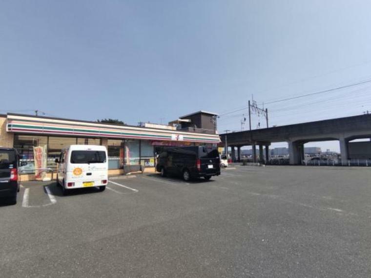 【近隣施設】セブンイレブン豊川八幡駅前店まで650mです。