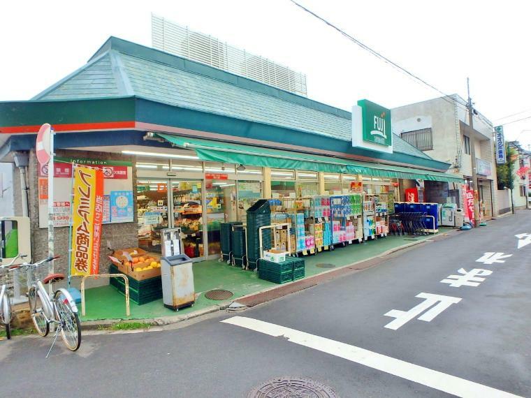Fuji根岸橋店（生鮮食料品を中心として豊富な品揃え、品質鮮度にこだわったお店です。）
