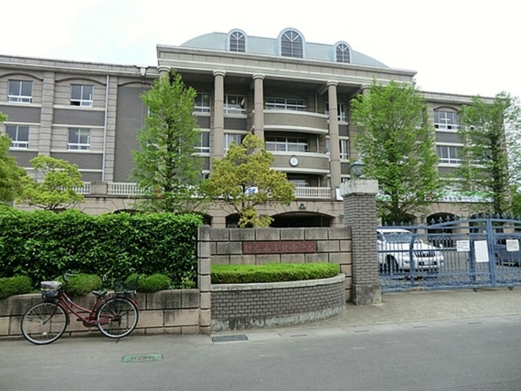 越谷市立北中学校　570m