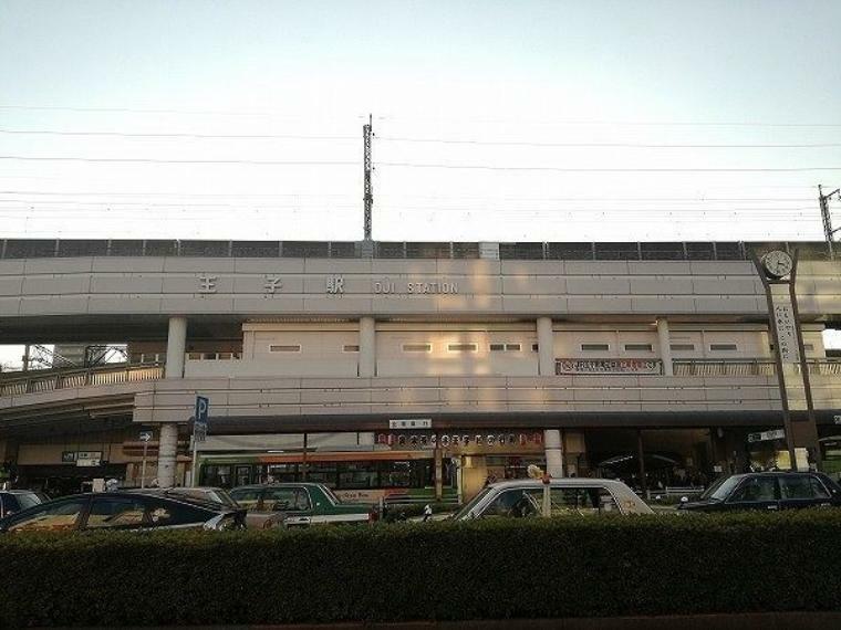 王子駅（JR 京浜東北線） 徒歩3分。