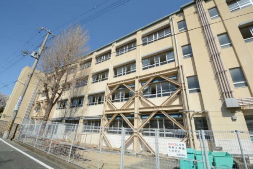 【中学校】神戸市立住吉中学校まで50m