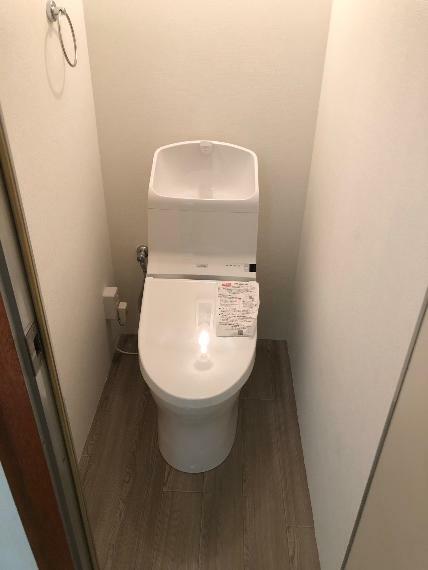 トイレ　18年賃借人が入居前に撮影した写真　その際に新規交換