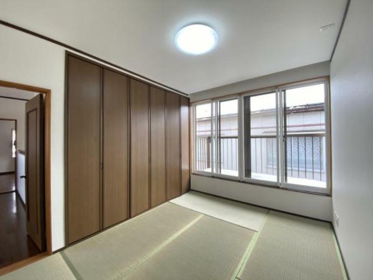 【リフォーム済】2階6帖和室を撮影しました。