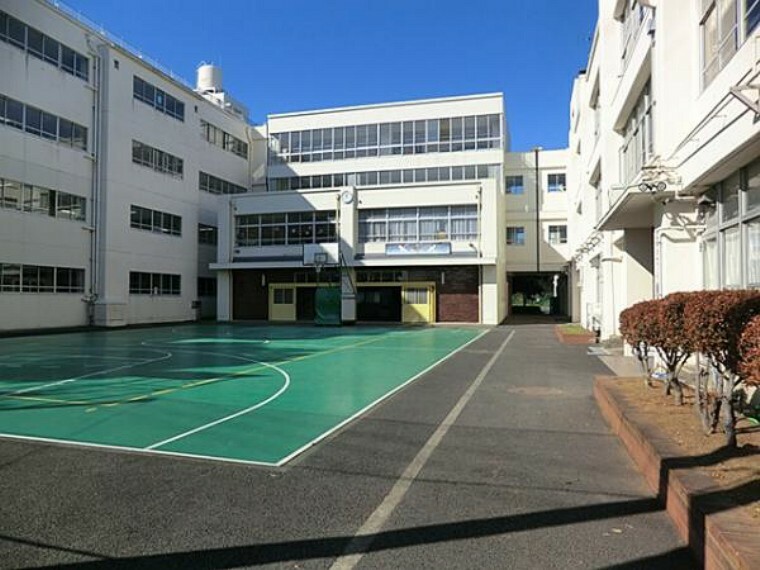 横浜市立日吉台西中学校　1100m