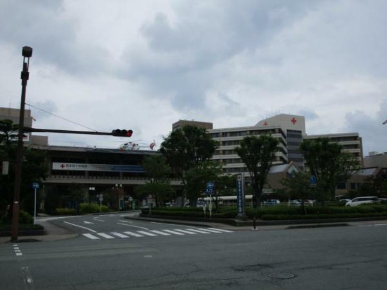 【周辺】熊本赤十字病院様まで850m。通院やもしものときに利用しやすい距離ですね。