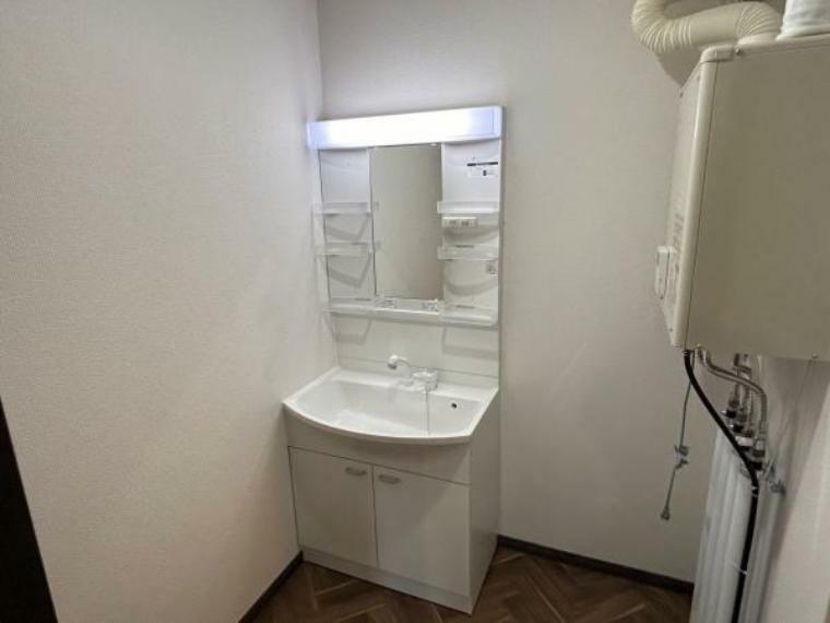 【洗面室】脱衣場の写真です。こちらは脱衣場スペースを拡張しました。