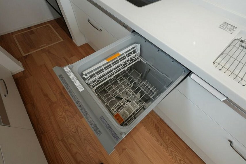 食器洗浄乾燥機付きです、使用感も少なくあるとうれしい設備です。
