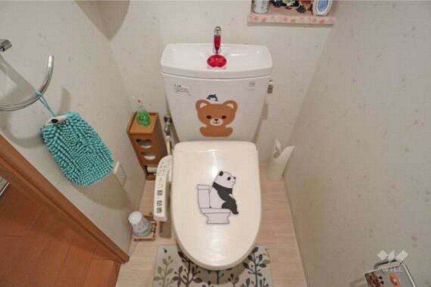 トイレ。温水洗浄便座つきなので清潔を保てます。