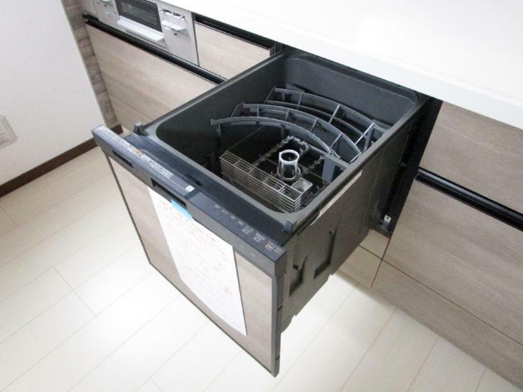 省エネ・衛生的な食器洗乾燥機付