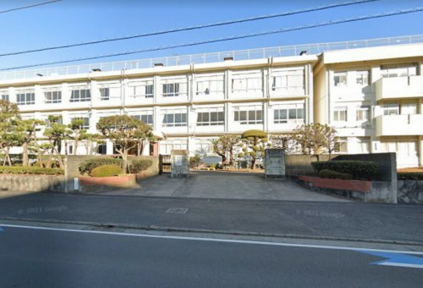 【中学校】平塚市立浜岳中学校まで700m